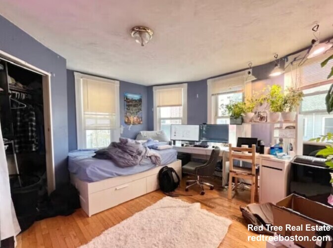 Building Photo - 6 Eldora St