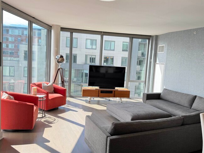 Building Photo - 9 Ave at Port Imperial