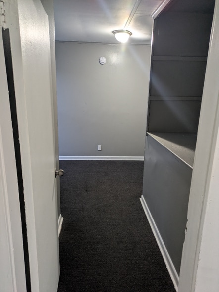 Building Photo - 68 Birch St