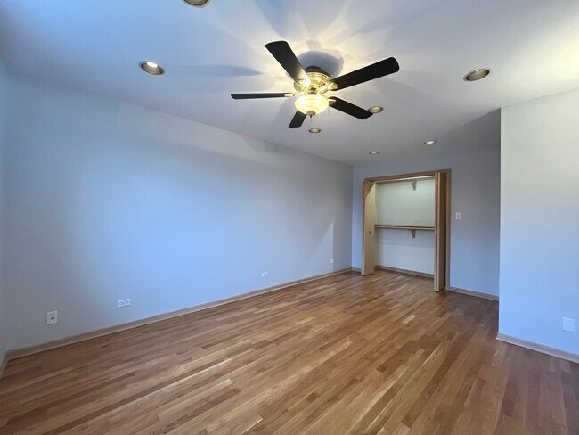 Building Photo - 449 W 37th St