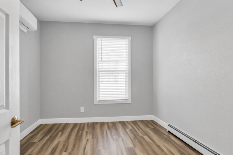 Building Photo - 1427 9th Ave