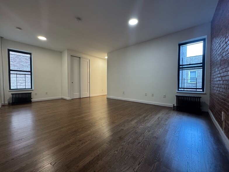 Building Photo - 452 Fort Washington Ave
