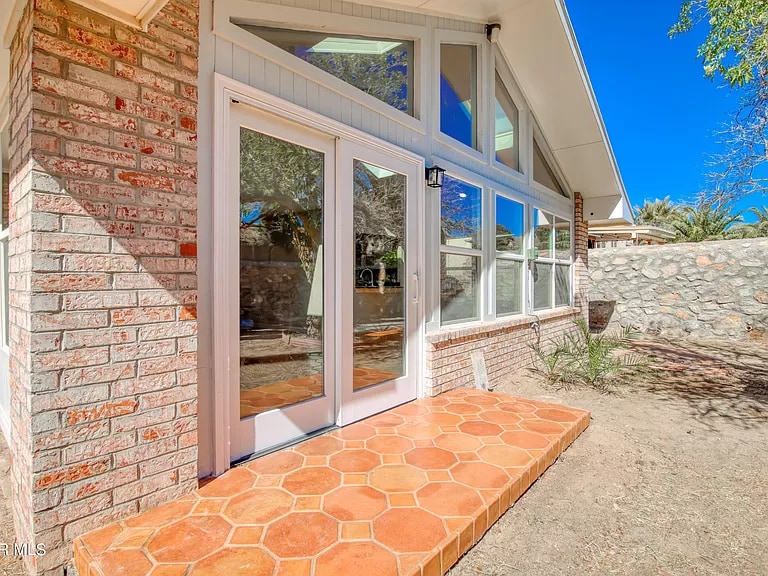 Building Photo - 752 Agua Caliente Dr