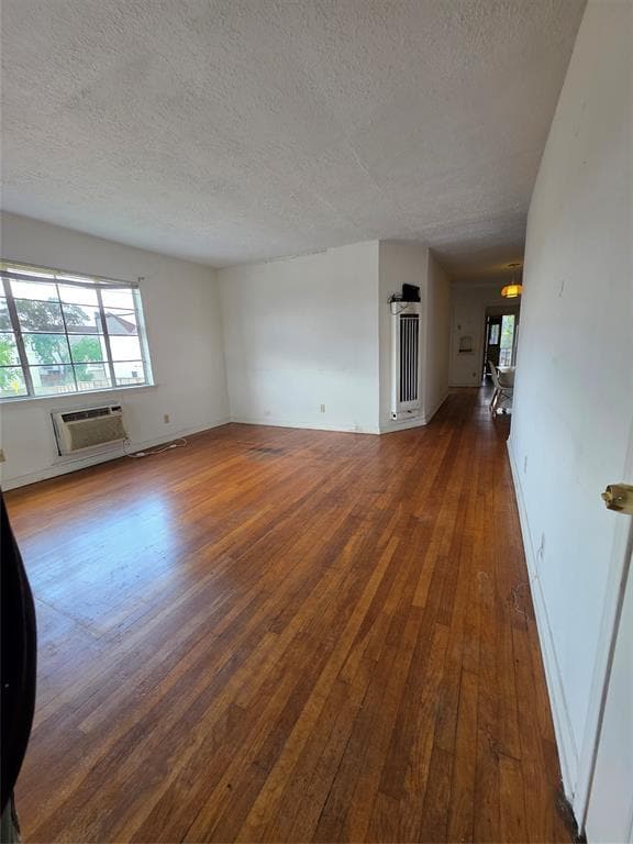 Primary Photo - 3817 S Shepherd Dr