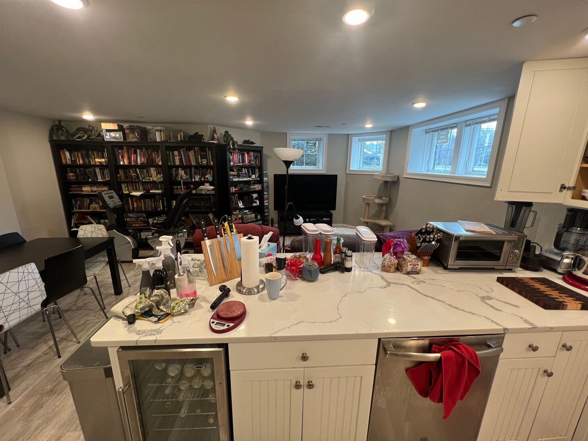 Building Photo - 118 Holland St