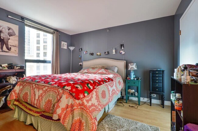 Building Photo - 401 E Ontario St