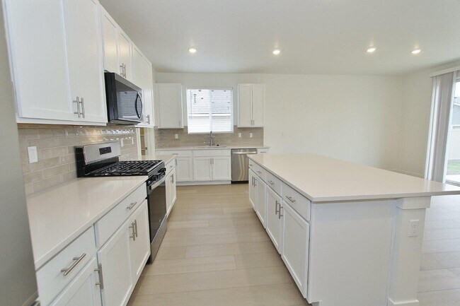 Building Photo - 11138 Overhang St