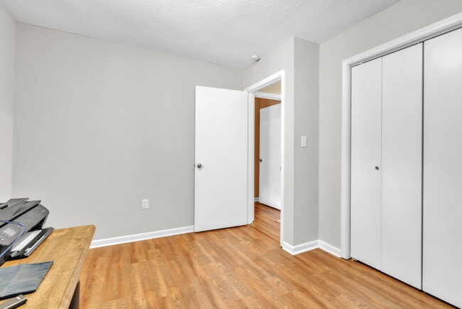 Building Photo - 87 Briarview Cir