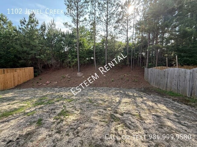 Building Photo - 1102 Jewel Creek Dr