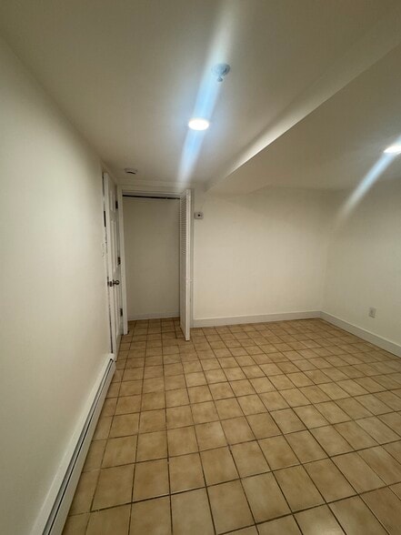 Building Photo - 311 19th St