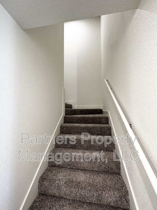 Building Photo - 928 S Amarillo Ave