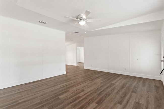 Building Photo - 486 Lindsey Dr