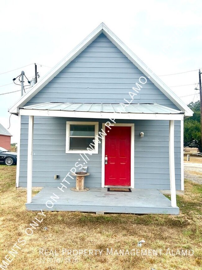 Building Photo - AVAILABLE NOW! 1 Bedroom / 1 Bath Lodge w/...