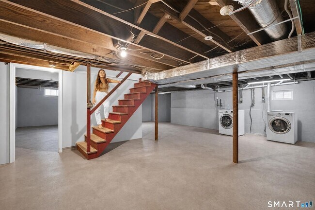 Building Photo - 11 Stratfield Pl