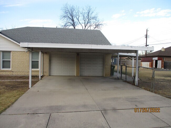 Building Photo - 4300 Mackey Dr