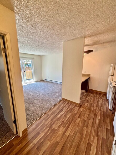 Building Photo - 3950 SW 102nd Ave