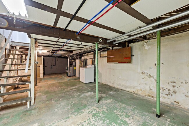 Building Photo - 1130 3rd St
