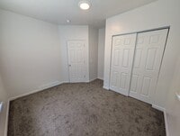 Building Photo - 1760 N 400 E