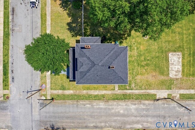Building Photo - 1802 Varina Ave