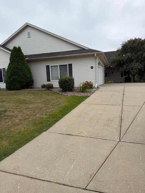 Building Photo - 4892 Monarch Dr