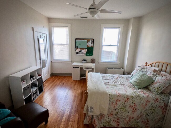 Building Photo - 5444 Claybourne St