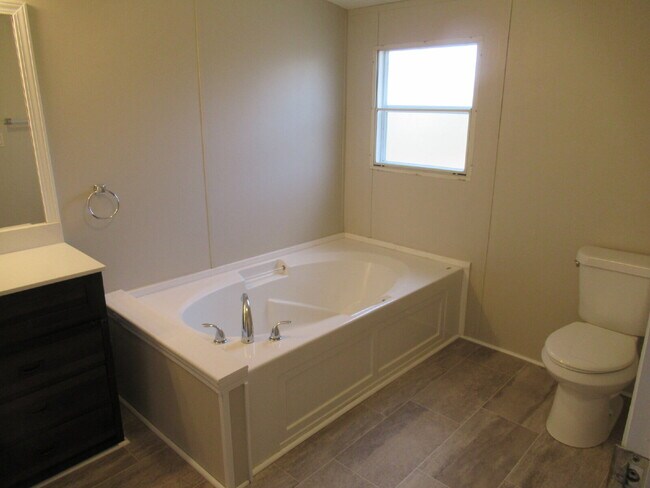 Building Photo - Move-In Ready 4-Bedroom Home on a Private Lot Just North of Lincolnton!