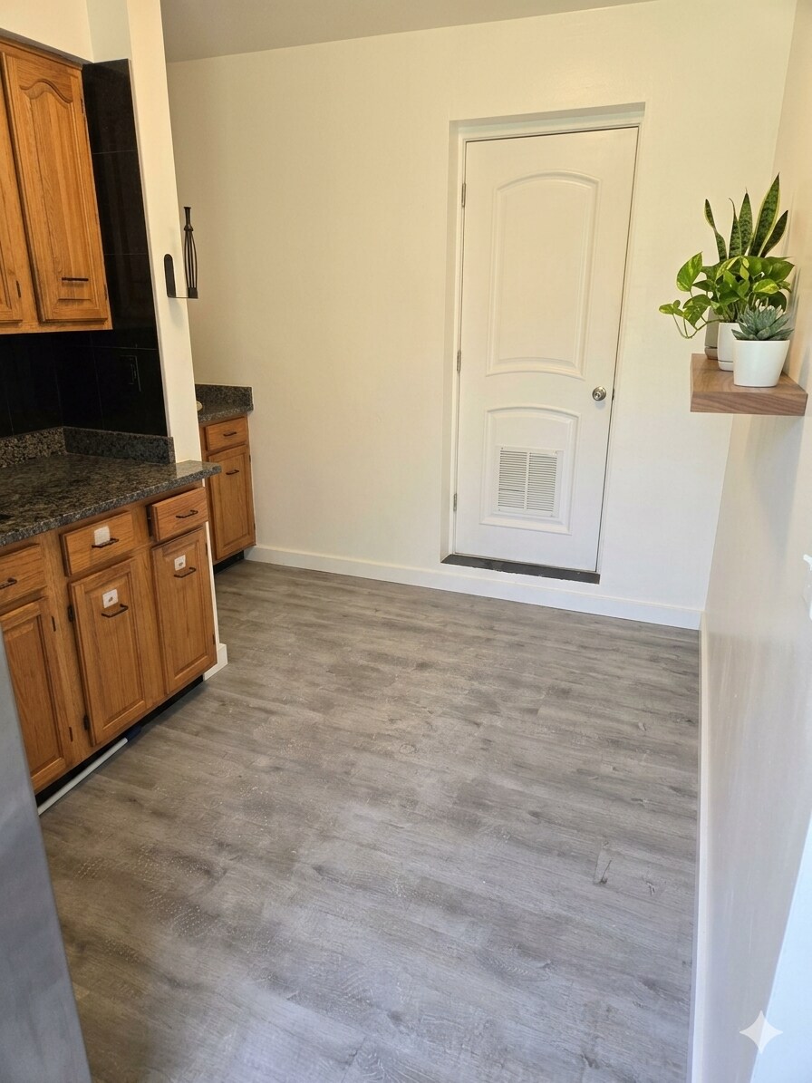 Building Photo - 5140 NE 3rd Ave