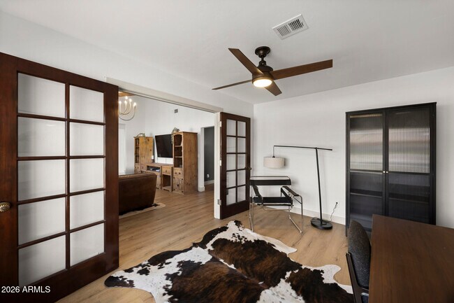 Building Photo - 5449 E Larkspur Dr