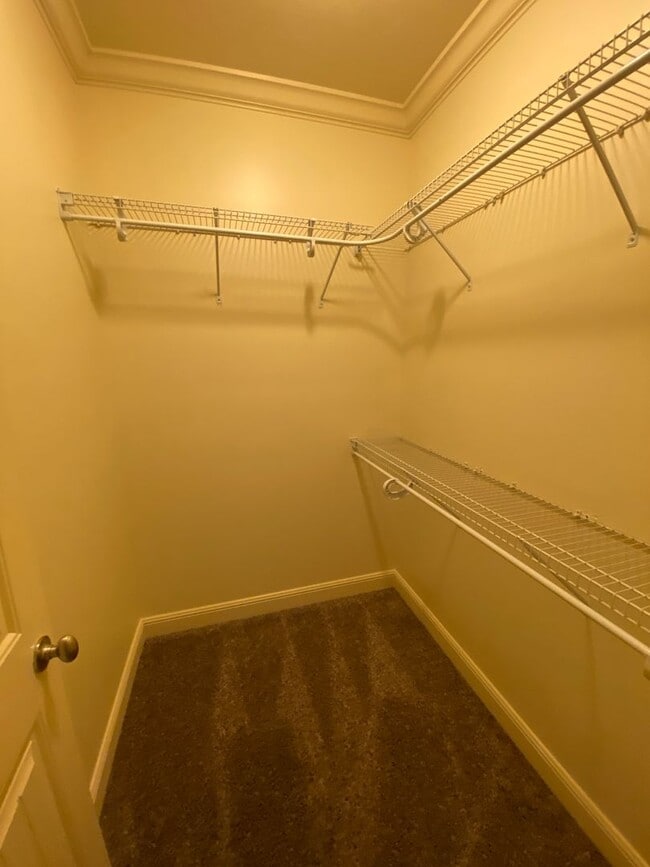 Building Photo - 1016 Villa Dr