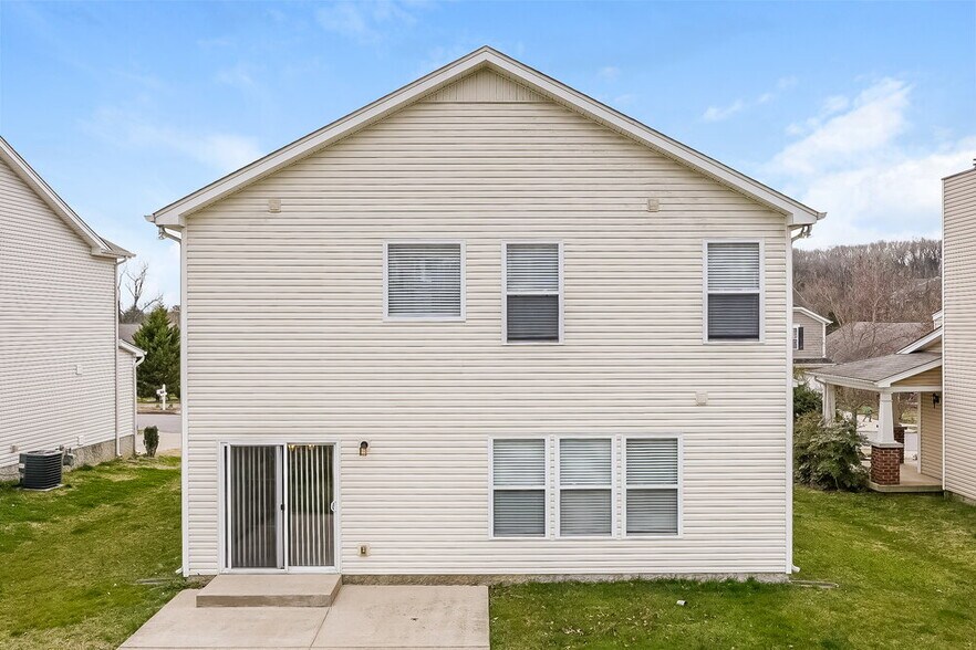 Building Photo - 123 Ivy Hill Ln