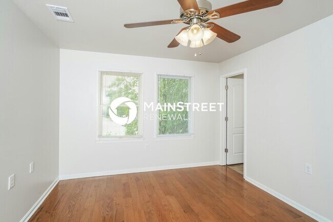 Building Photo - 3 Bedroom Pet-Friendly Home in Nicholasvil...