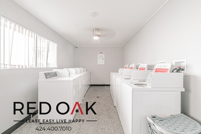 Building Photo - 615 Erie St