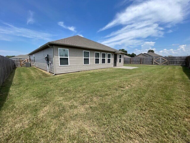 Building Photo - 2506 E Fennec St
