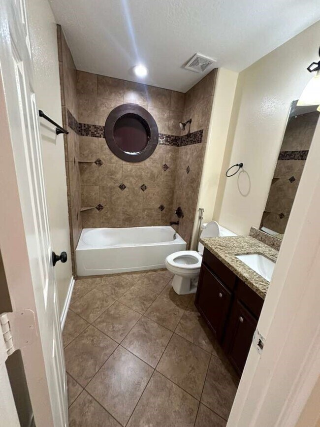 Building Photo - 5718 Straight Way