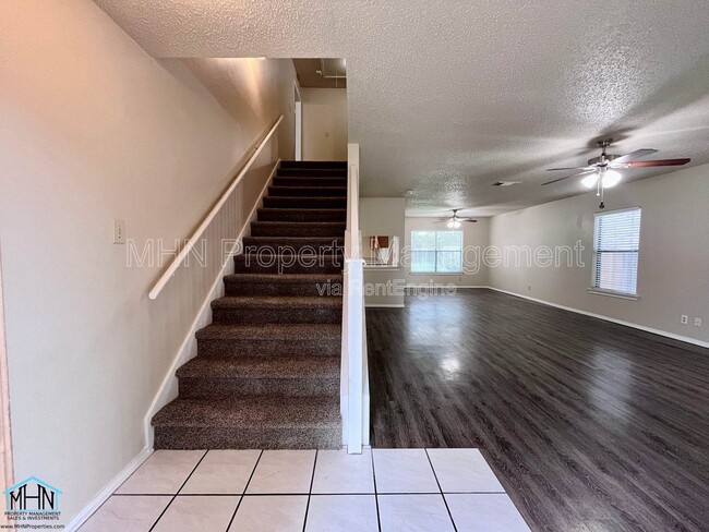 Building Photo - 8143 Chestnut Manor Dr