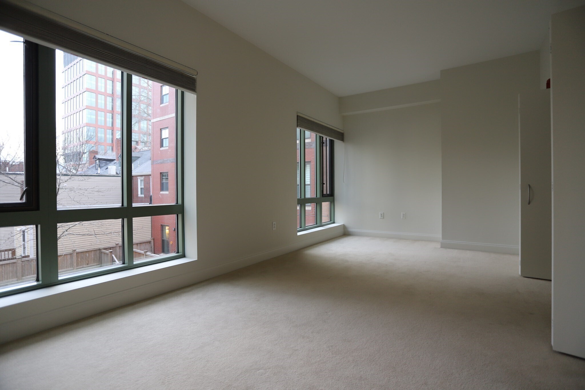 Building Photo - 20 2nd St