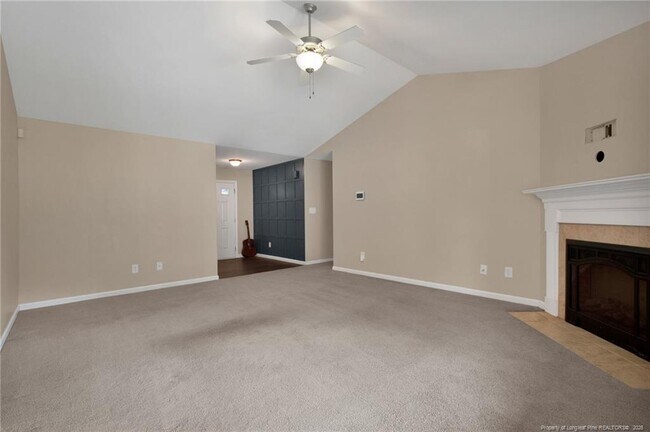 Building Photo - 672 Hogart St