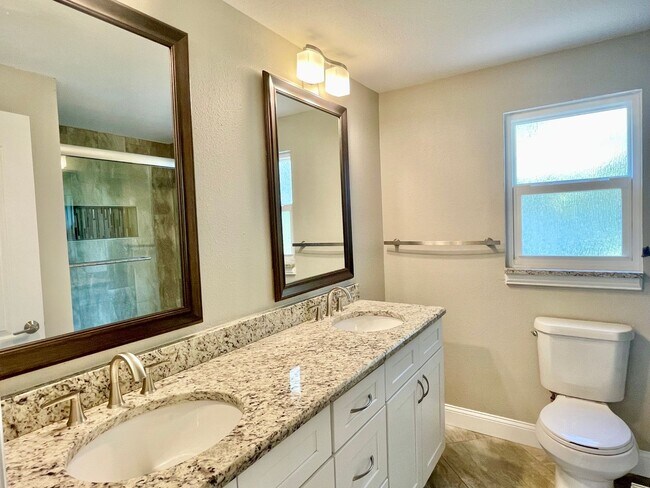 Building Photo - Newly Remodeled 3 Bedroom 2 Bathroom House...