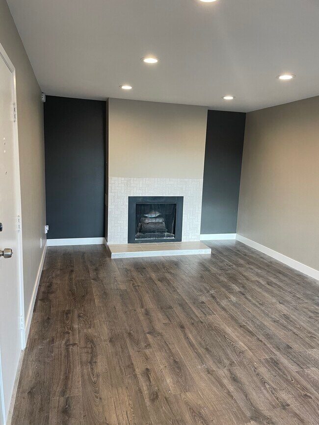 Fireplace in front room - 1160 S Foothill Dr