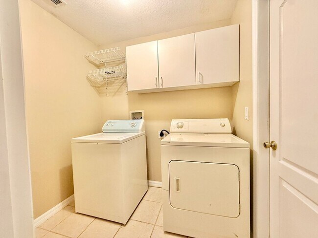 Building Photo - 7112 Hiawassee Overlook Dr