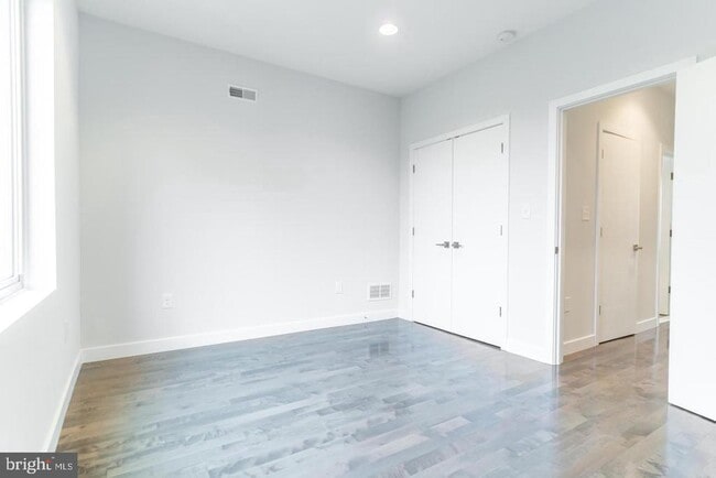 Building Photo - 2153 N Fairhill St