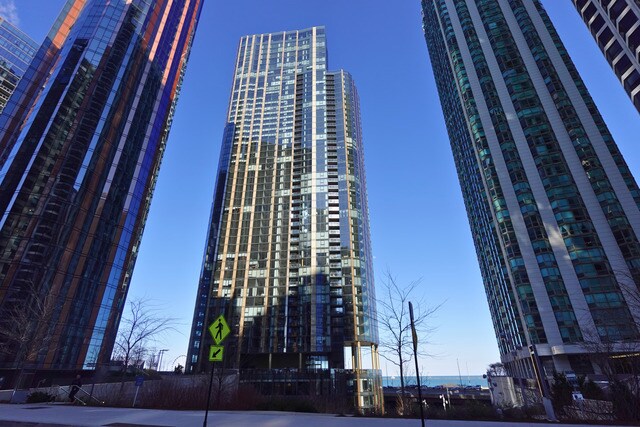 Building Photo - 211 N Harbor Dr