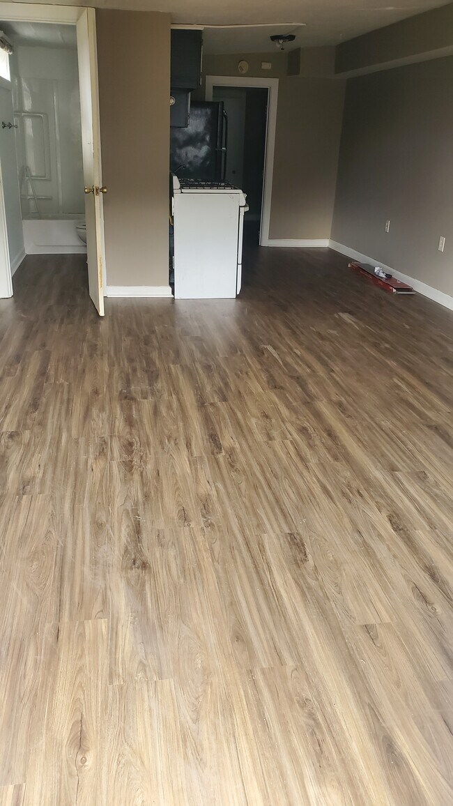 Building Photo - 922 Kinzler Ave