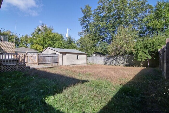 Building Photo - GREAT LAWRENCE TOWNSHIP HOME!