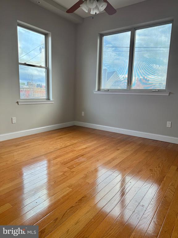 Building Photo - 1521 Poplar St