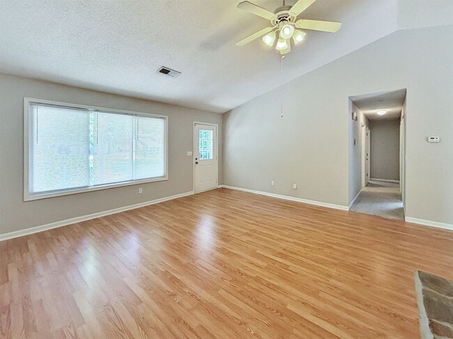 Building Photo - 1497 Chaseway Cir