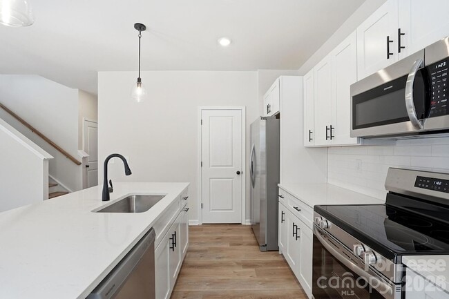 Building Photo - 3031 Breslin St