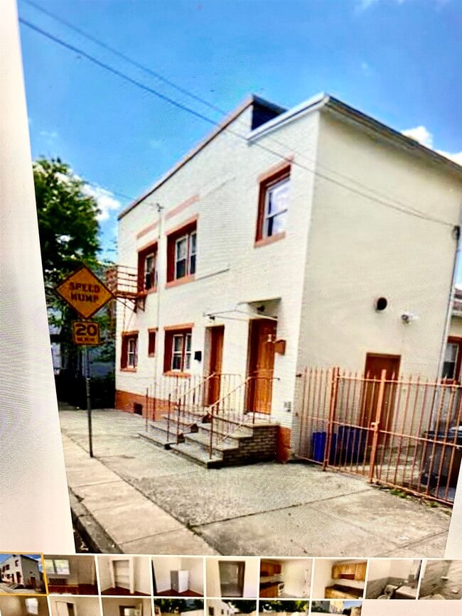 Building Photo - 31-33-33 Tillinghast St