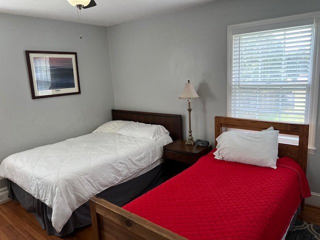 Building Photo - 4832 Holbrook Dr