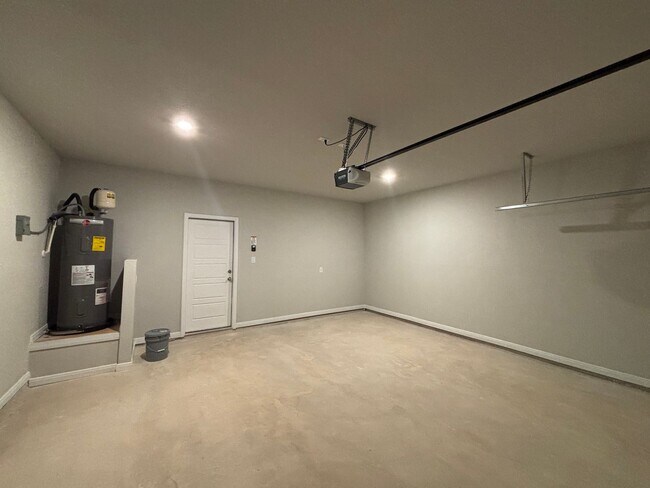 Building Photo - 391-395 Nespral